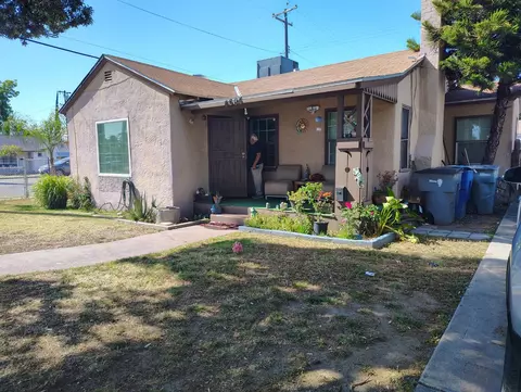 4605 E Mckenzie Ave, Fresno, CA 93702