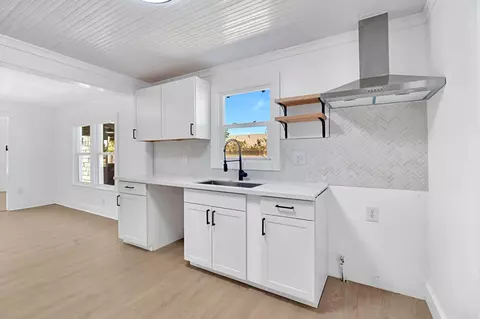Kitchen - 316 E Cameron St, Hanford, CA 93230 photo 3 of 3