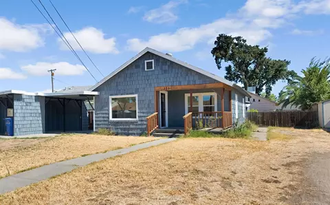 Exterior - 316 E Cameron St, Hanford, CA 93230 photo 2 of 6