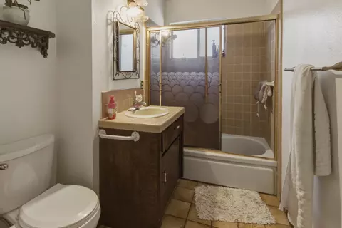 Bath - 1847 W 8th, Merced, CA 95341 photo 1 of 2