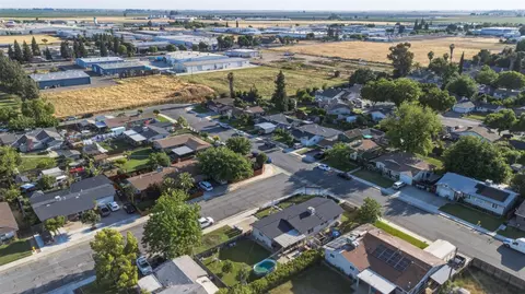 View/Area - 1847 W 8th, Merced, CA 95341 photo 4 of 4