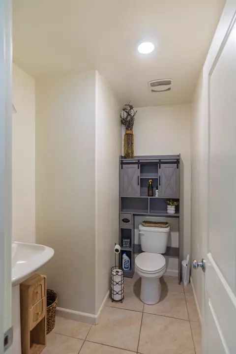 Bath - 689 Coppola Ct, Merced, CA 95348 photo 1 of 4