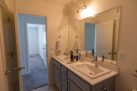 Bath - 689 Coppola Ct, Merced, CA 95348 photo 2 of 4