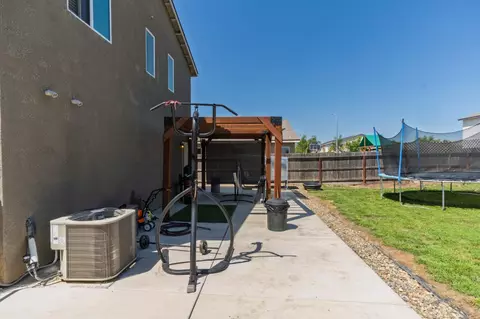 Exterior - 689 Coppola Ct, Merced, CA 95348 photo 3 of 11