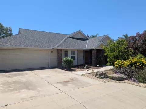 1729 W Spruce Ave, Fresno, CA 93711
