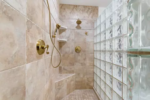 Bath - 12780 Auberry Rd, Clovis, CA 93619 photo 5 of 6