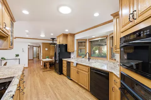 Kitchen - 12780 Auberry Rd, Clovis, CA 93619 photo 5 of 5