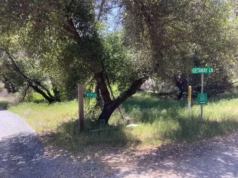 5 Glenn Baker Rd, Ahwahnee, CA 93601