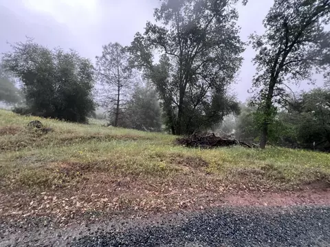 5 Glenn Baker Rd, Ahwahnee, CA 93601