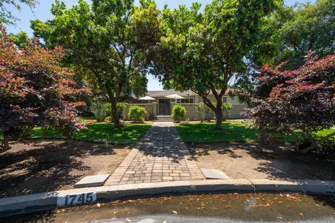 1745 W San Madele Ave, Fresno, CA 93711
