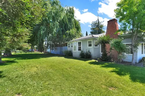 Exterior - 200 Lyons St, Madera, CA 93638 photo 5 of 11
