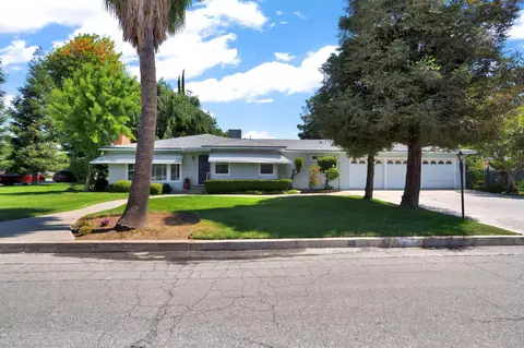 Exterior - 200 Lyons St, Madera, CA 93638 photo 3 of 11
