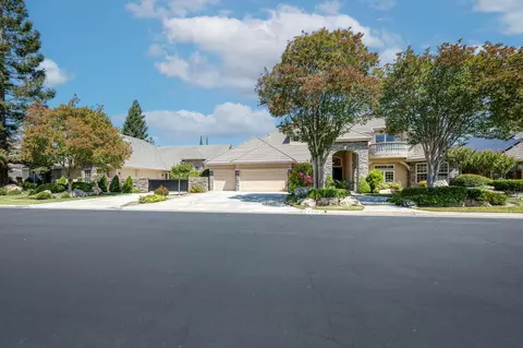 1550 E Starpass Dr, Fresno, CA 93730