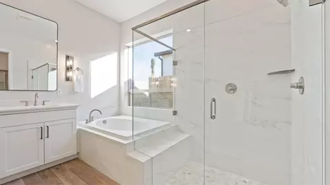 Bath - 2946 Trenton Ave, Clovis, CA 93619 photo 2 of 2