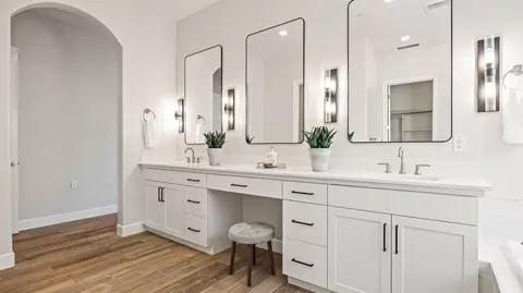 Bath - 2946 Trenton Ave, Clovis, CA 93619 photo 1 of 2