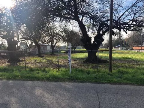 6809 E Floradora Ave, Fresno, CA 93727 photo 3