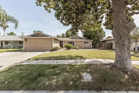 4888 E Rialto Ave, Fresno, CA 93726