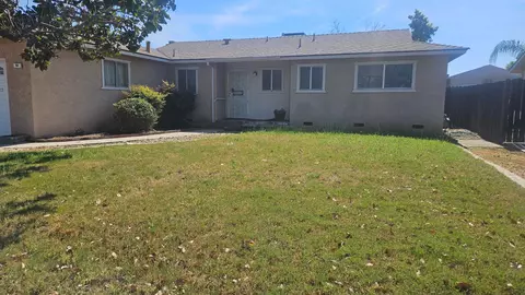 92 W Gettysburg Ave, Clovis, CA 93612
