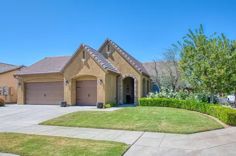 4199 Trenton Ave, Clovis, CA 93619