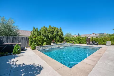 Exterior - 4199 Trenton Ave, Clovis, CA 93619 photo 9 of 10