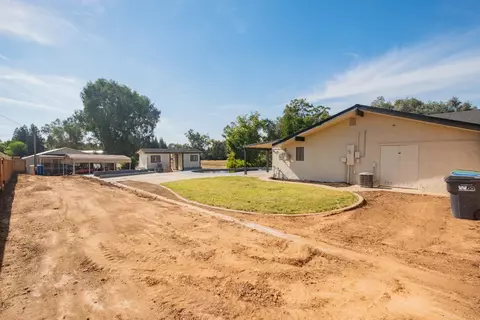 Exterior - 5451 Amber Ave, Clovis, CA 93619 photo 12 of 14
