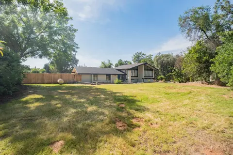 Exterior - 5451 Amber Ave, Clovis, CA 93619 photo 3 of 14