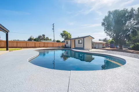 Exterior - 5451 Amber Ave, Clovis, CA 93619 photo 11 of 14