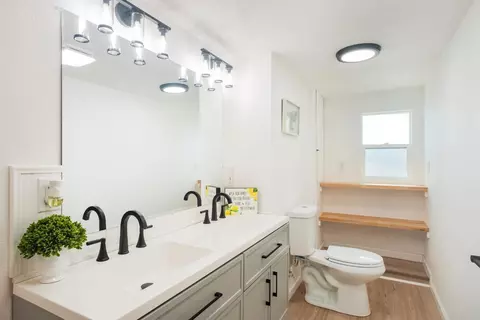 Bath - 5451 Amber Ave, Clovis, CA 93619 photo 7 of 7