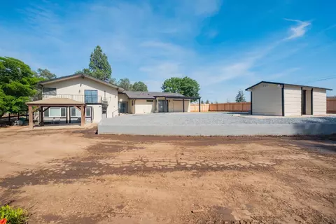 Exterior - 5451 Amber Ave, Clovis, CA 93619 photo 10 of 14
