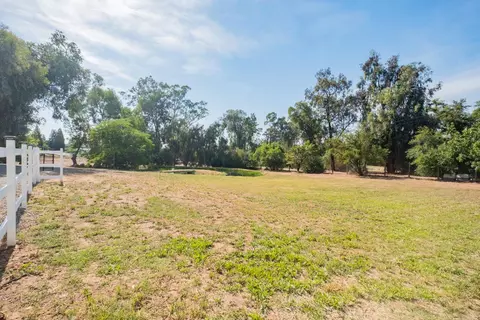 Exterior - 5451 Amber Ave, Clovis, CA 93619 photo 7 of 14