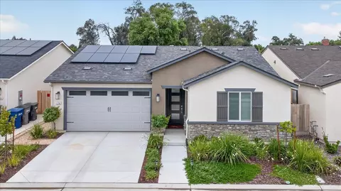1794 N Carriage Ave, Fresno, CA 93727