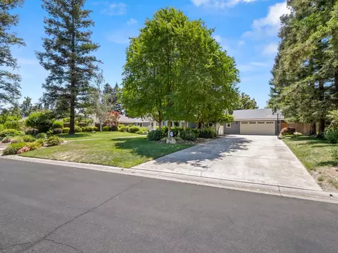 3213 W La Costa Ave, Fresno, CA 93711