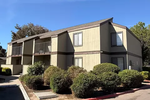 302 W Pleasant St, Coalinga, CA 93210