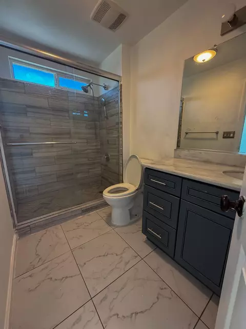 Bath - 28874 Posey Ave, Madera, CA 93638 photo 7 of 11