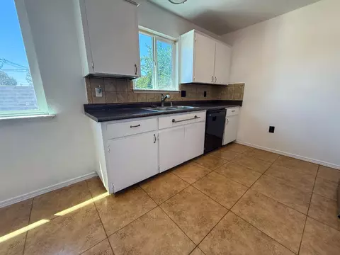 Kitchen - 28874 Posey Ave, Madera, CA 93638 photo 3 of 5