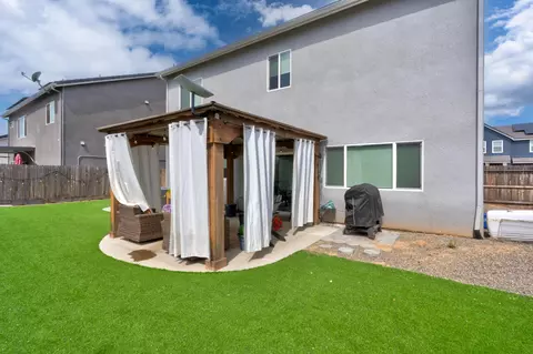 Exterior - 860 Blue Oak Ln W, Madera, CA 93636 photo 13 of 14