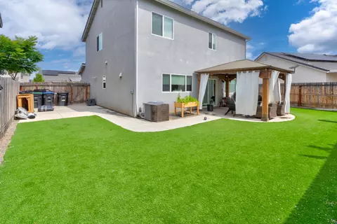 Exterior - 860 Blue Oak Ln W, Madera, CA 93636 photo 14 of 14