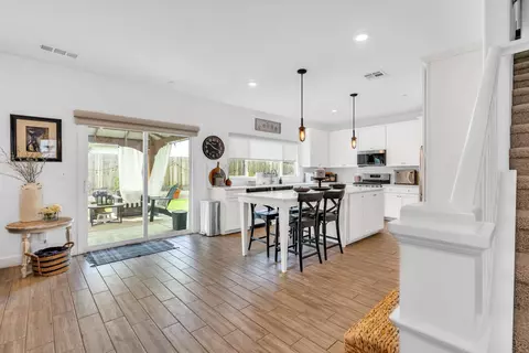Entry Way - 860 Blue Oak Ln W, Madera, CA 93636 photo 2 of 6