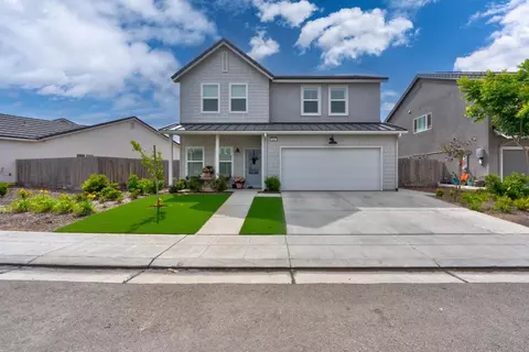 860 Blue Oak Ln W, Madera, CA 93636
