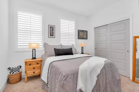 Bedroom - 860 Blue Oak Ln W, Madera, CA 93636 photo 3 of 9