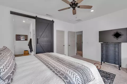 Bedroom - 860 Blue Oak Ln W, Madera, CA 93636 photo 8 of 9