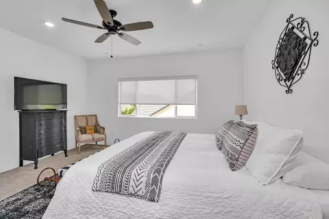 Bedroom - 860 Blue Oak Ln W, Madera, CA 93636 photo 9 of 9