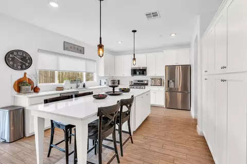 Kitchen - 860 Blue Oak Ln W, Madera, CA 93636 photo 1 of 5