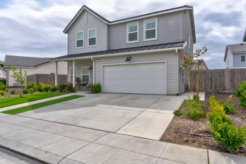 Exterior - 860 Blue Oak Ln W, Madera, CA 93636 photo 4 of 14