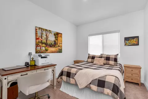 Bedroom - 860 Blue Oak Ln W, Madera, CA 93636 photo 1 of 9