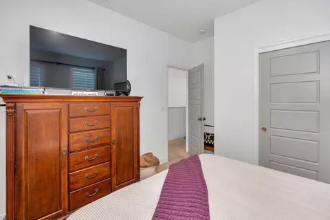 Bedroom - 860 Blue Oak Ln W, Madera, CA 93636 photo 6 of 9