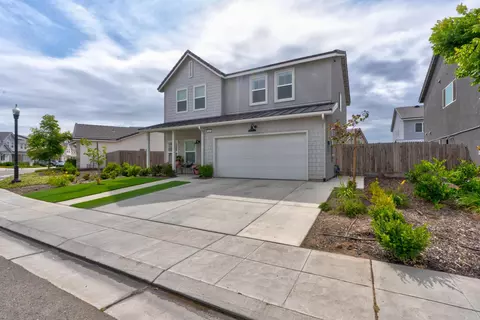 Exterior - 860 Blue Oak Ln W, Madera, CA 93636 photo 5 of 14