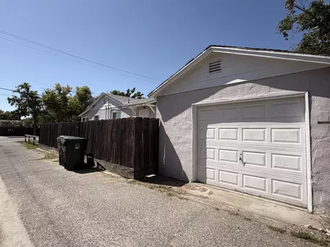 Exterior - 713 W 4th St, Madera, CA 93637 photo 3 of 13