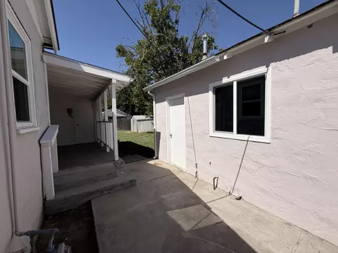 Exterior - 713 W 4th St, Madera, CA 93637 photo 10 of 13