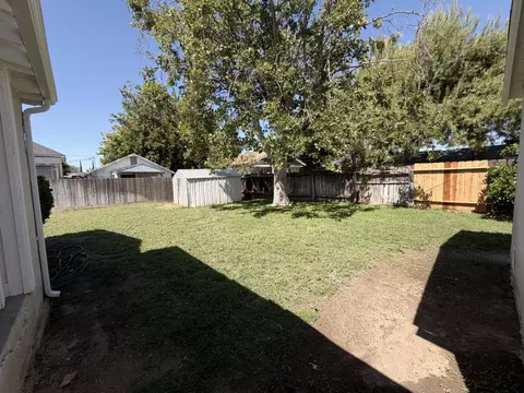 Exterior - 713 W 4th St, Madera, CA 93637 photo 11 of 13